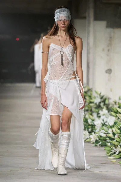 Look 8